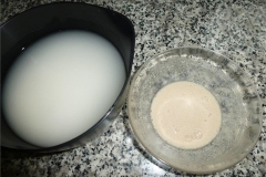 L01-Soaking-the-rice-and-the-yeast-mixture
