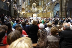 H03-Cathedral-is-packed-solid
