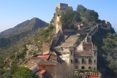A08-View-of-Oest-Castillo