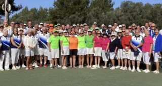 Jávea Green Bowls Club donates to Project4all in Benissa