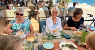 The Solos enjoy lunch in spectacular surroundings