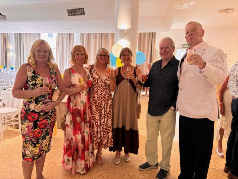 Lots of fun at the Summer Dine & Dance in the Parador de Jávea!