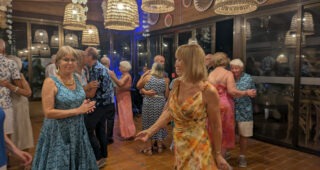 Lively atmosphere for dining & dancing at the Club de Tenis Jávea!